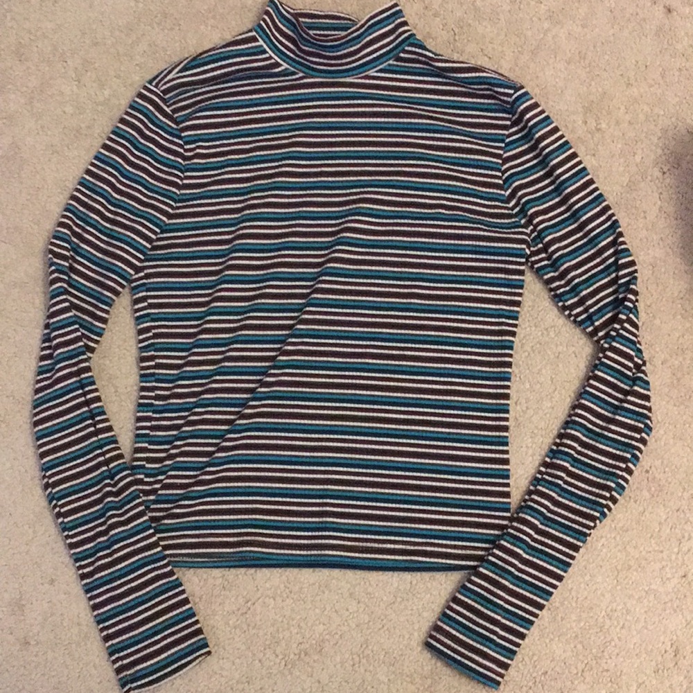 Women’s small, turtleneck, cropped
